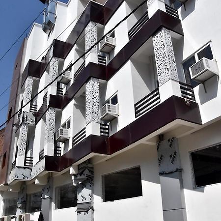 Hotel Rajshree Tanakpur Kültér fotó