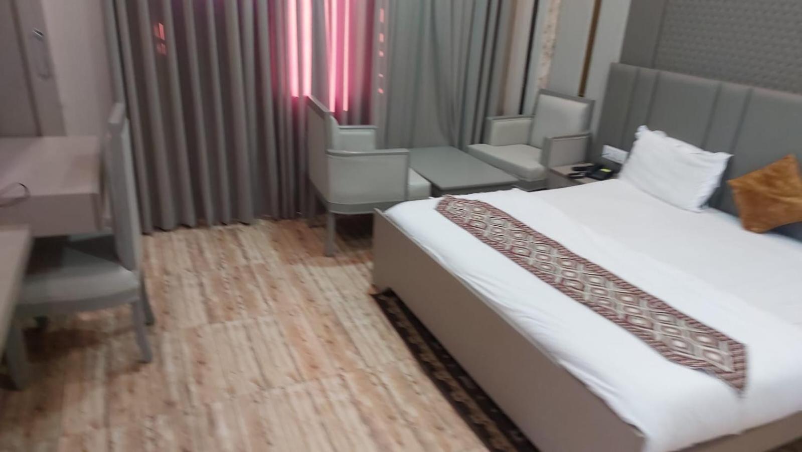 Hotel Rajshree Tanakpur Kültér fotó