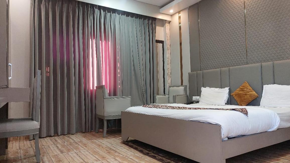 Hotel Rajshree Tanakpur Kültér fotó